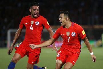 Los andinos entraron en la rica historia de la Copa América al levantar el trofeo como bicampeones en el año del 2016. 