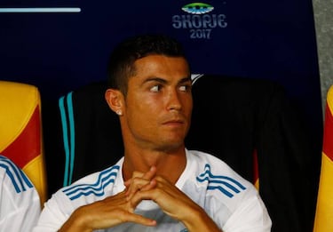 Cristiano Ronaldo on the bench for first time since January 2015