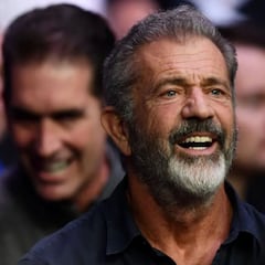 El surrealista encuentro entre un tiktoker y Mel Gibson en una gasolinera: “Qué pasa si te robo”