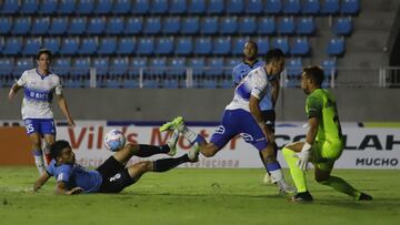 Futbol, Deportes Iquique vs U. Catolica.
Vigesimo octava fecha, Campeonato Nacional 2020.
El jugador de Deportes Iquique Matias Blazquez disputa el balon contra Fernando Zampedri de U. Catolica durante el partido de primera division en el estadio Tierra de Campeones.
Iquique, Chile.
07/01/2020
Alex Diaz/Photosport**********
Football, Deportes Iquique vs U. Catolica.
28th date, National Championship 2020.
Deportes Iquique's player Matias Blazquez battles for the ball against Fernando Zampedri of U. Catolica´s during a first division football match held at the Tierra de Campeones stadium.
Iquique, Chile.
07/01/2020
Alex Diaz/Photosport