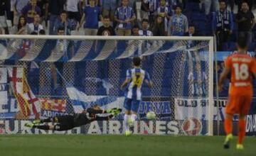 Parada de Pau López.