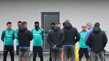Bakambu, con el grupo.