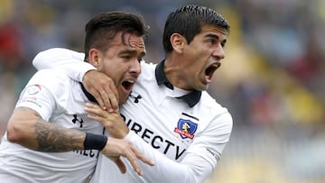 Futbol, Everton vs Colo Colo
 Decimo tercera fecha, campeonato de Transicion 2017
 El jugador de Colo Colo Julio Barroso, centro, celebra con Matias Zaldivia su gol contra Everton durante el partido de primera division disputado en el estadio Sausalito de Vina del Mar, Chile.
 26/11/2017
 Andres Pina/Photosport
 
 Football, Everton vs Colo Colo
 13th date, Transition Championship 2017
 Colo Colo&#039;s player Julio Barroso celebrates with Matias Zaldivia after scoring against Everton during the first division football match at the Sausalito stadium in Vina del Mar, Chile.
 26/11/2017
 Andres Pina/Photosport