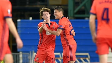 Los donostiarras est&aacute;n obligados a ganar en Salzburgo tras el 2-2 del japon&eacute;s en el &uacute;ltimo segundo del partido.