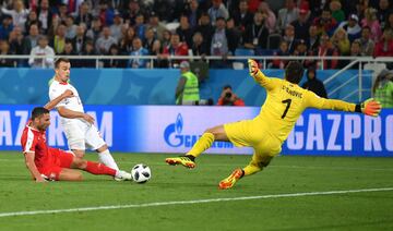 1-2. Xherdan Shaqiri marcó el segundo gol.