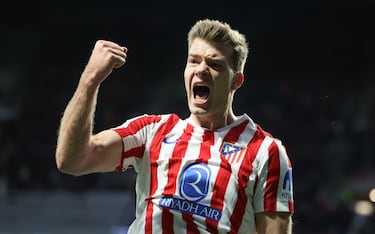  El ‘9’, en plena racha, estalla de rabia y celebración. El cabezazo de Sorloth,  no evitó la derrota del Atlético que perdió por 1-2.


