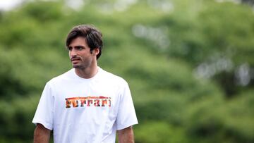 MONTREAL, QUEBEC - JUNE 15: Carlos Sainz of Spain and Ferrari walks in the Paddock during previews ahead of the F1 Grand Prix of Canada at Circuit Gilles Villeneuve on June 15, 2023 in Montreal, Quebec. Jared C. Tilton/Getty Images/AFP (Photo by Jared C. Tilton / GETTY IMAGES NORTH AMERICA / Getty Images via AFP)