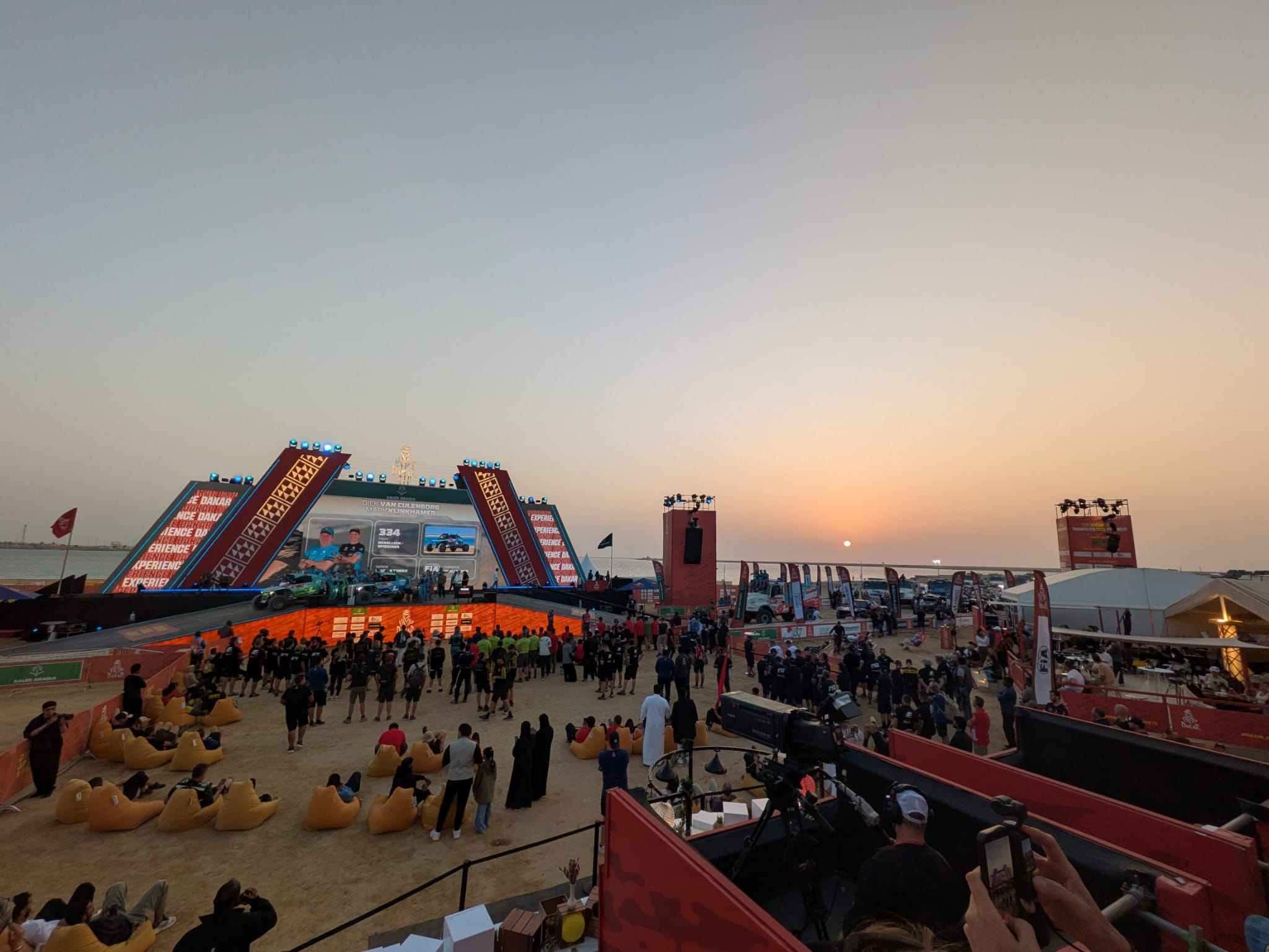 El podio del Dakar 2026 en Yanbu.