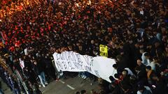 Protestas y cargas policiales en los aledaños de Mestalla