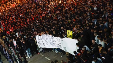 Protestas y cargas policiales en los aledaños de Mestalla