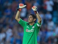 El experimentado arquero mexicano tiene 37 años de edad pero aún ofrece fútbol de calidad bajo el arco. Es una de las garantías con las que cuenta La Máquina.