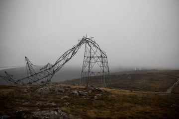 Electricity pylons damaged by stormy weather in Galicia this weekend.