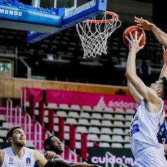 Pérez y Senglin lideran el triunfo de la resurrección del Andorra