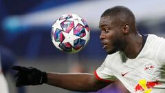 Upamecano, en un partido de la Champions League con el Leipzig.