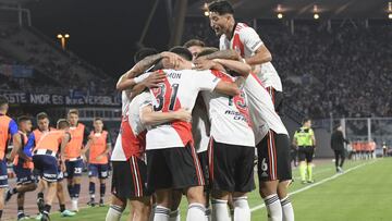 Con Carrascal en el banco, River Plate vence a Talleres y aumenta su ventaja.