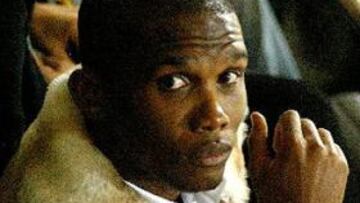 <b>EN DEFENSA.</b> El camerunés explicó que cuando superas a un defensa, creces como futbolistas, y que por eso es tan mercido el premio.