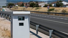 El truco para saber si hay un radar de la DGT detrás de los paneles de las carreteras en España