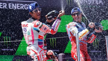 Martín y Márquez en el podio de Montmeló.