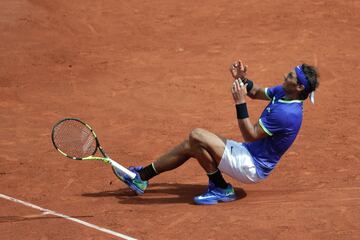 Rafa Nadal celebra la victoria que supuso su décimo título de Roland Garros. 