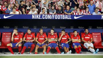 Saponjic, Herrera, Llorente, Hermoso, Vitolo, Arias y Adán en el banquillo ante el Eibar.