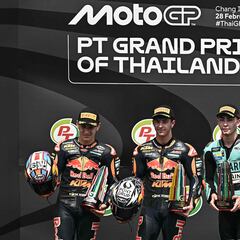 Un podio con todos contentos en Moto3