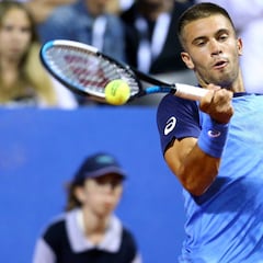 Coric, otro positivo por COVID en el torneo de Djokovic, que ya se ha hecho el test