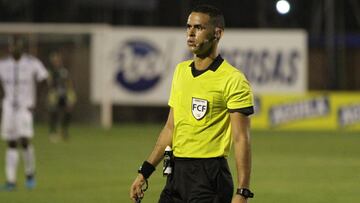 Así es Carlos Ortega, el árbitro del partido de vuelta entre Millonarios y Tolima de la Liga BetPlay