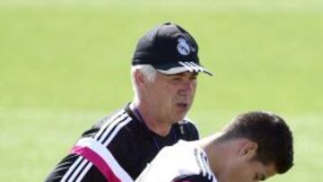 Ancelotti, con James Rodríguez.