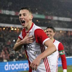 ¿Por qué extraña razón se fue al traste el fichaje de Bozenik por el Sevilla?