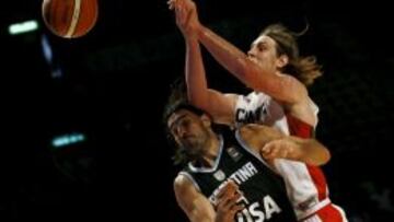 Luis Scola y Kelly Olynyk.