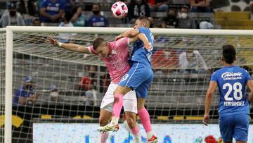 Pablo Aguilar deja en duda su continuidad en Cruz Azul