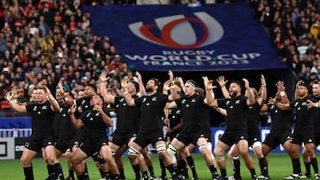 New Zealand's players perform the haka prior to the France 2023 Rugby World Cup semi-final match between Argentina and New Zealand at the Stade de France in Saint-Denis, on the outskirts of Paris, on October 20, 2023. (Photo by Anne-Christine POUJOULAT / AFP)