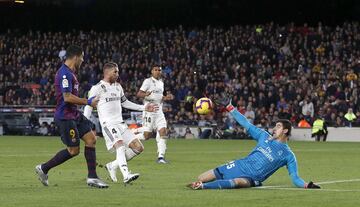 Gol 4-1 de Luis Suárez