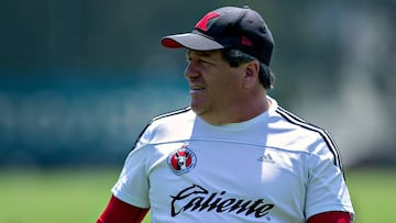 El ext&eacute;cnico nacional de M&eacute;xico afirm&oacute; que recibi&oacute; una oferta de la seleci&oacute;n albirroja; sin embargo, tiene razones para seguir con Xolos.