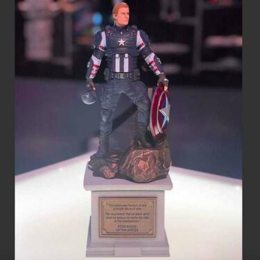 Marvel's Avengers muestra la figura del Capitán América de su edición de coleccionista