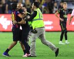 Vídeo: La increíble reacción del guardaespaldas de Messi al ver que un fan iba sobre de ‘Leo’