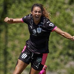 Christina Burkenroad: “Me encanta la pasión por el fútbol femenil en Monterrey”