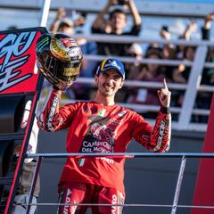 Bagnaia: “Sentía todo el peso de la historia sobre mis hombros”