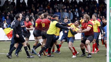 18/03/18 PARTIDO CLASIFICATORIO MUNDIAL RUGBY BELGICA - ESPAÃA tangana PELEA FINAL DEL PARTIDO ARBITRO RUMANO VLAD IORDACHESCU