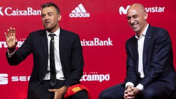 Cumbre entre Luis Enrique y Rubiales ayer en Barcelona