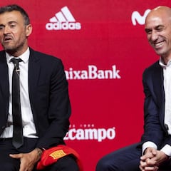 Cumbre entre Luis Enrique y Rubiales ayer en Barcelona