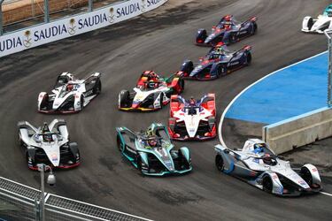 Ecclestone: "Con el corazón elijo F1, pero con la cabeza FE"