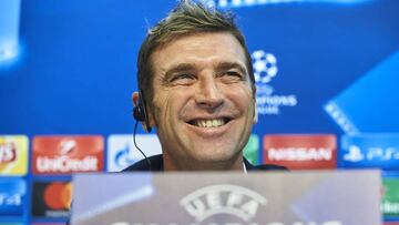 SEVILLE, SPAIN - OCTOBER 31: Head Coach of Spartak Moskva Massimo Carrera attends the press conference during prior to their UEFA Champions League match between Sevilla FC and Spartak Moskva at Estadio Ramon Sanchez Pizjuan on October 31, 2017 in Seville, Spain. (Photo by Aitor Alcalde Colomer/Getty Images)