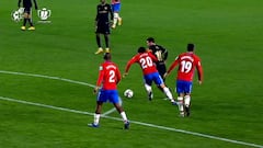 Es viral: el amague de Messi a Vallejo en el gol más importante del partido