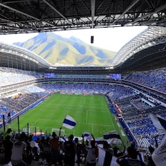 Dos aficionados fueron golpeados en inmediaciones del BBVA; Rayados ya los contactó