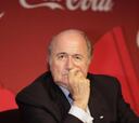 Auspiciadores de la FIFA piden renuncia inmediata de Blatter