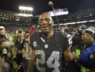 Al final del encuentro, todos los micr¨®fonos fueron a buscar a Charles Woodson, que ya hab¨ªa anunciado su retirada tras esta temporada y que hab¨ªa disputado su ¨²ltimo encuentro como local en el Oakland Coliseum. ?Los Raiders tambi¨¦n? En poco tiempo lo sabremos.