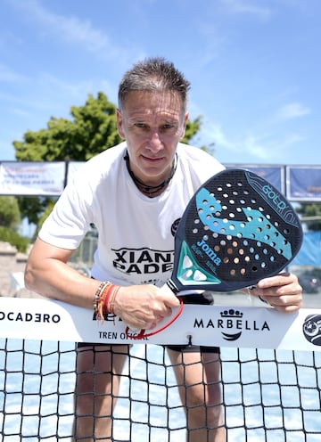 Tanto en pádel como el fútbol, Alfonso era bueno subiendo a la red.