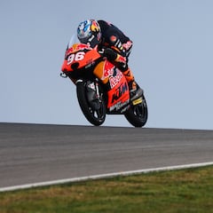 El líder Holgado empieza con caída en Mugello