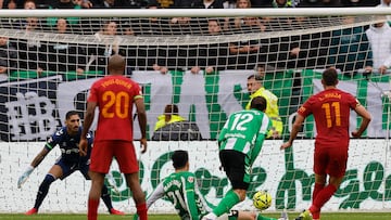 Luis Rioja marca el 0-1.